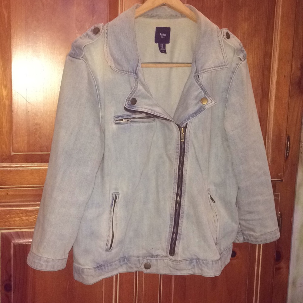 Light denim cropped sleeve jacket